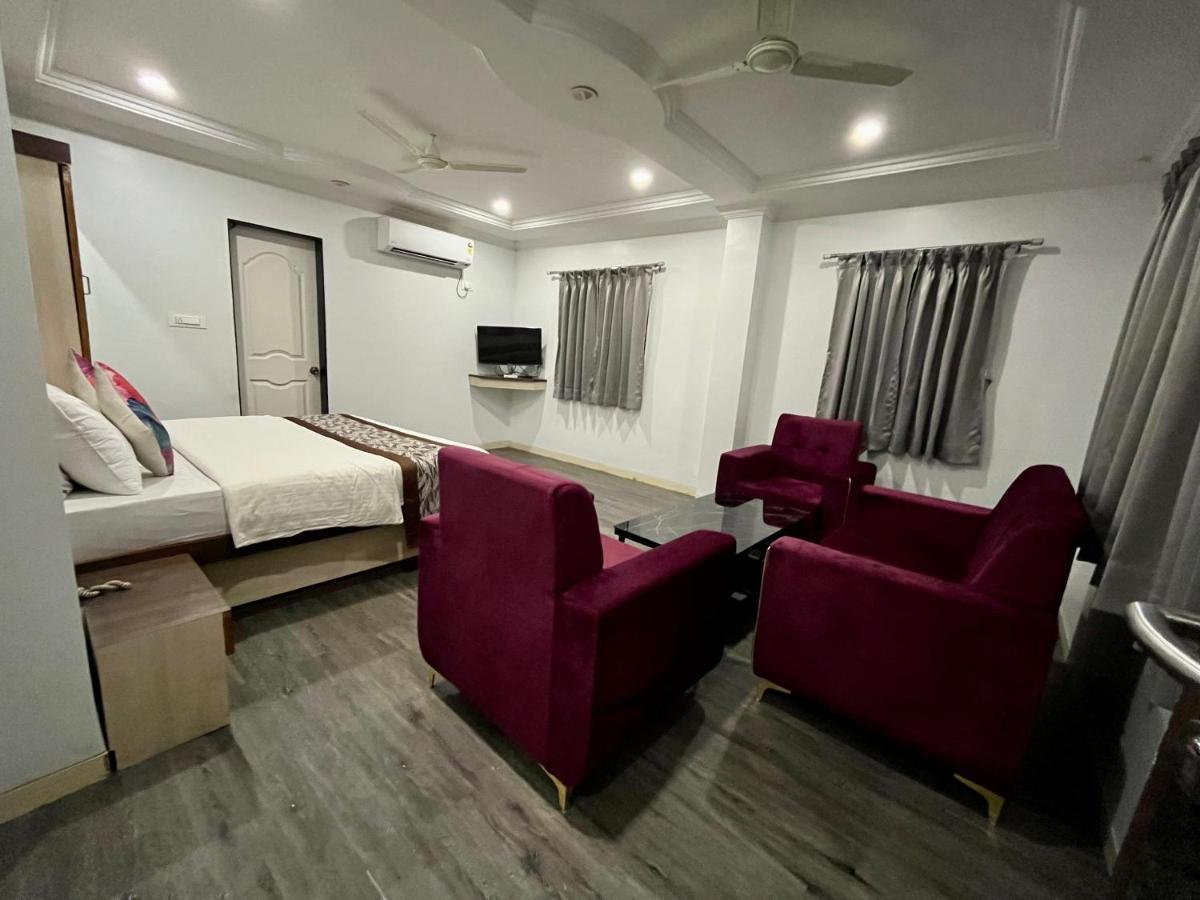 Hotel Jeet Paradise Phaltan Экстерьер фото
