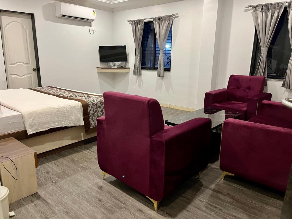 Hotel Jeet Paradise Phaltan Экстерьер фото