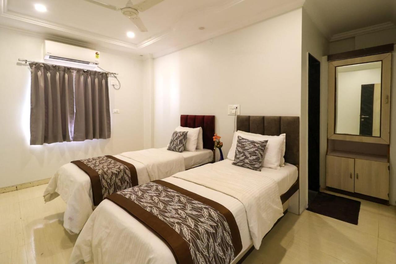 Hotel Jeet Paradise Phaltan Экстерьер фото