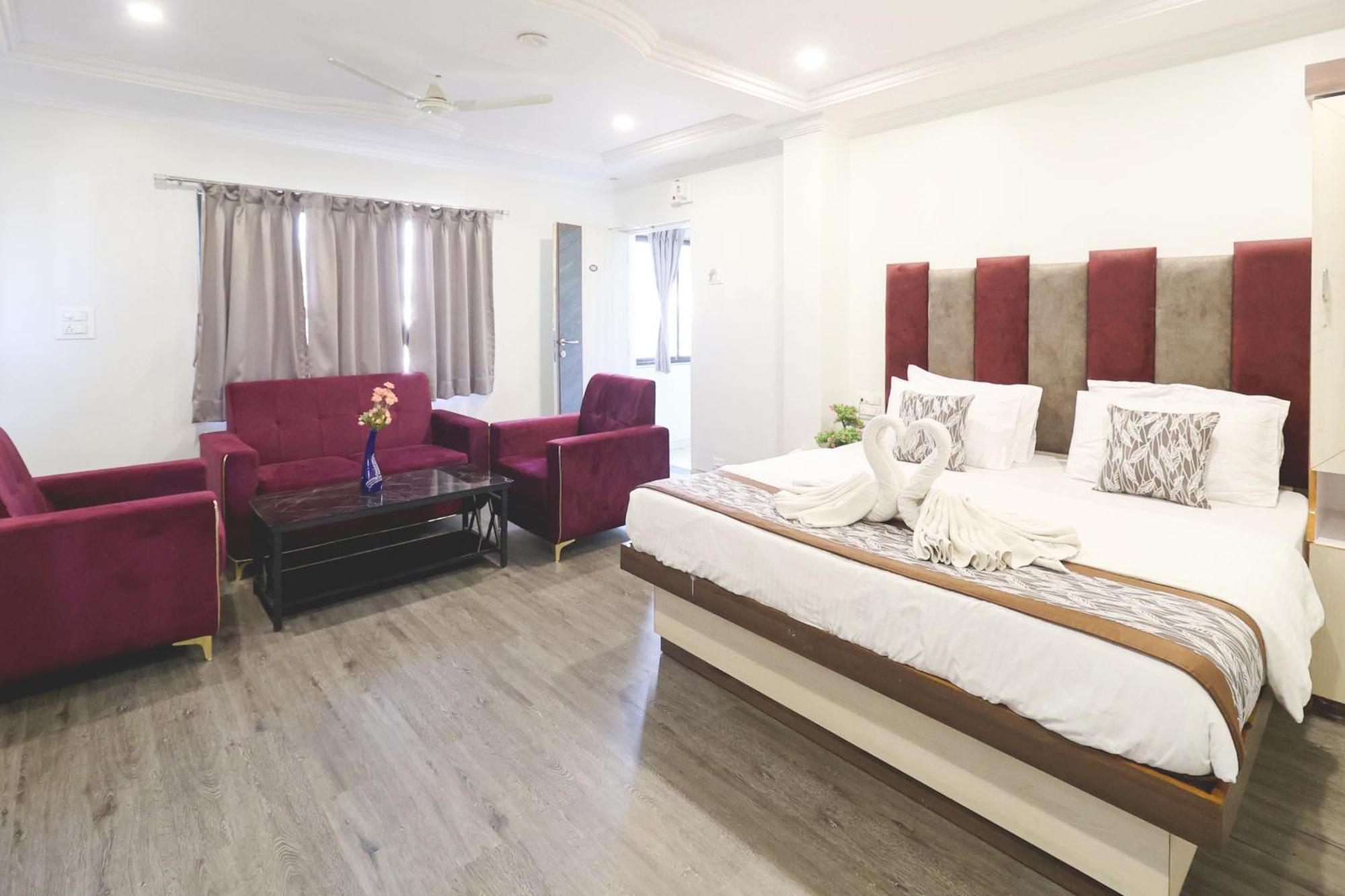 Hotel Jeet Paradise Phaltan Экстерьер фото