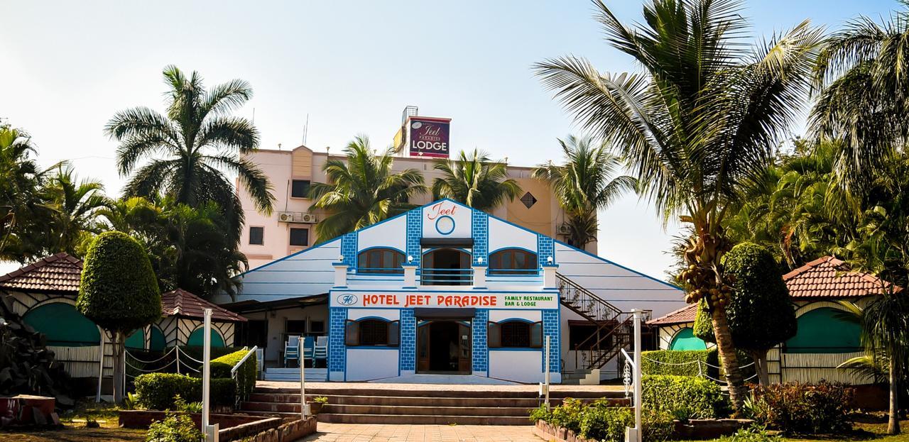 Hotel Jeet Paradise Phaltan Экстерьер фото